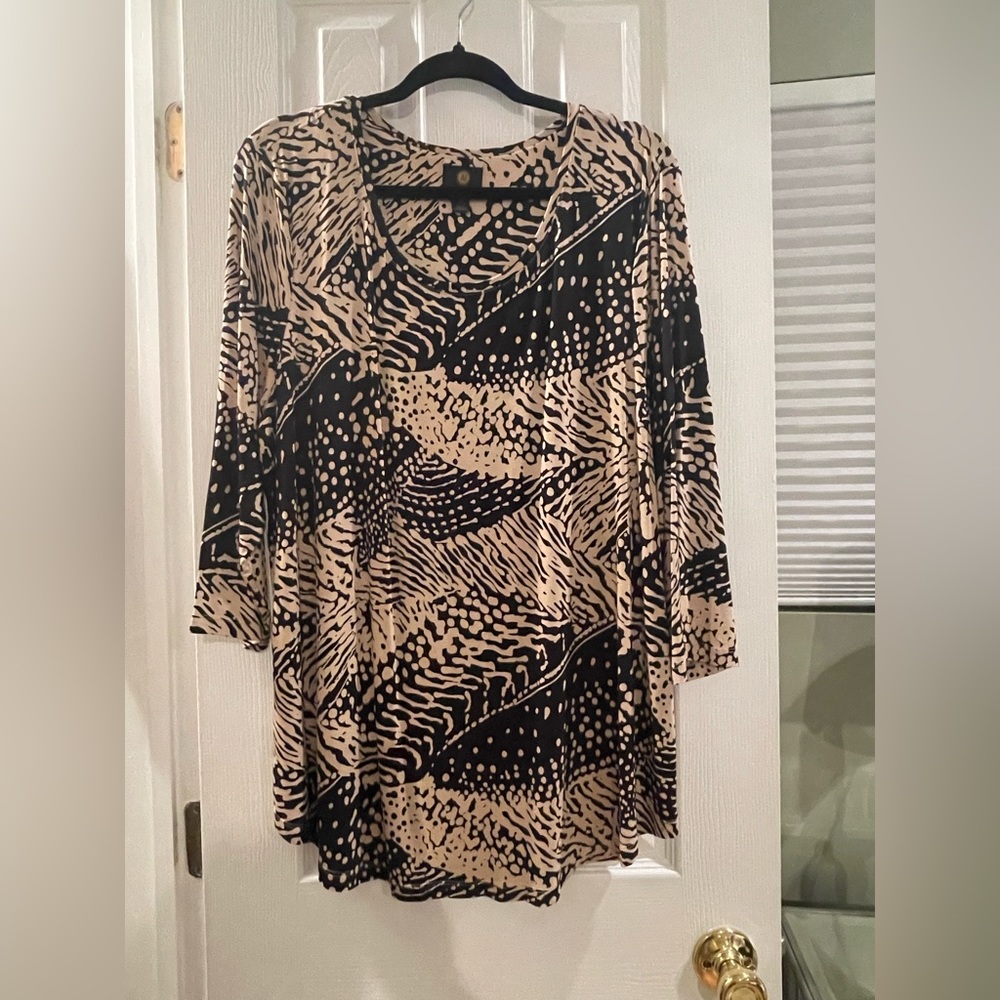 JM Collection top tan and black XL